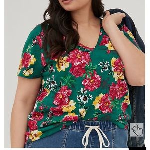 NWT Torrid floral pocket tee size 00